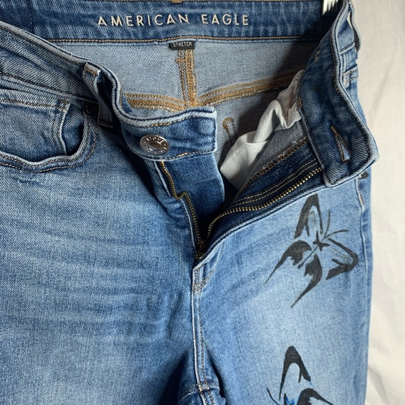 American Eagle stretch mom jeans butterfly stencil jeans size 0 - Picture 12 of 12